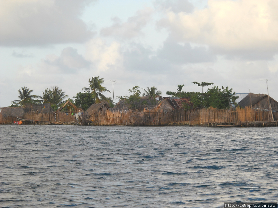 Вид на соседний остров — еще более маленький, но по своей сути такой же Остров Карти, Панама