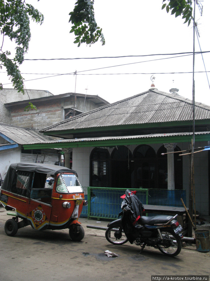 Простецкий жилой район на востоке Джакарты