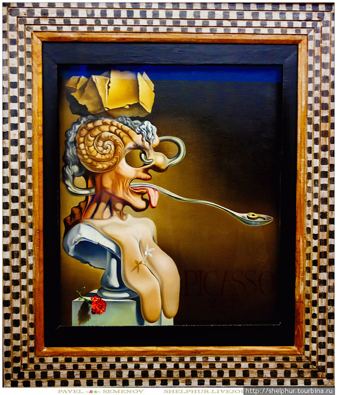 Портрет Пикассо (1947). Гвоздика, козлиныерога и мандолина указывают на такие черты, интеллектуализм, воспевание уродства и сентиментальностб, приссущие творчеству художника из Малаги, которым Дали восхищался. Фигерас, Испания
