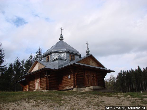 Церковь Петра и Павла в горах. Яремче, Украина