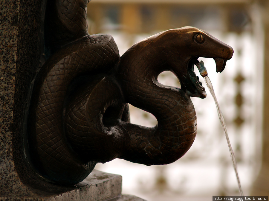 Садовая колоннада, змеиный источник Карловы Вары, Чехия