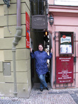 Самая узкая улица Праги с светофорами.