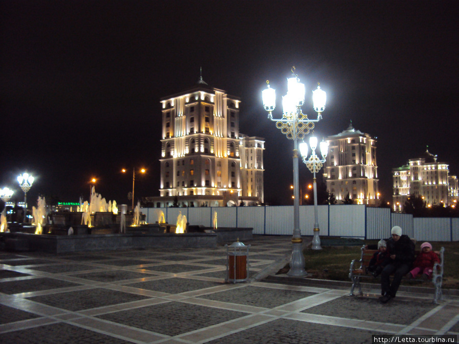Ночная жизнь столицы Ашхабад, Туркмения