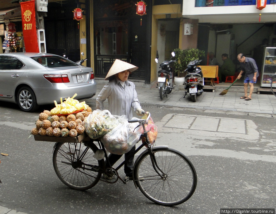 Ханой — вкусные ананасы Вьетнам