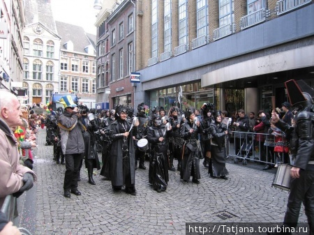 Сумасшедший карнавал  в  Лимбурге. Маастрихт, Нидерланды
