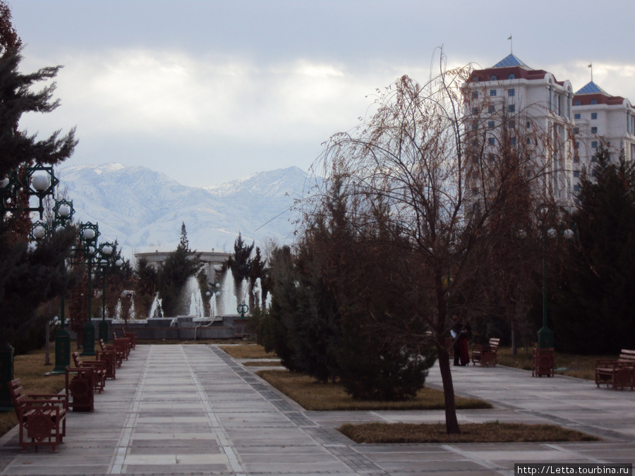 Город сквозь призму фонарей Ашхабад, Туркмения