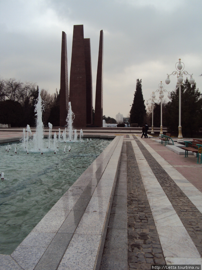 Город сквозь призму фонарей Ашхабад, Туркмения