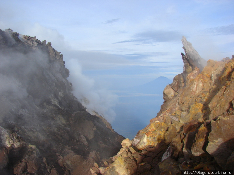 Встречаем рассвет с вершины действующего вулкана Ява, Индонезия