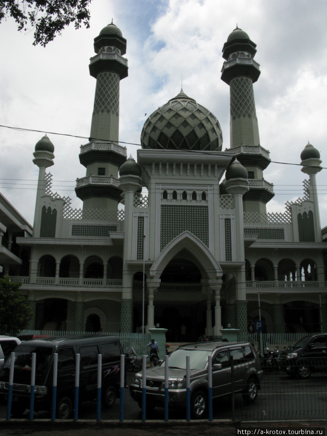 Мечеть снаружи Индонезия
