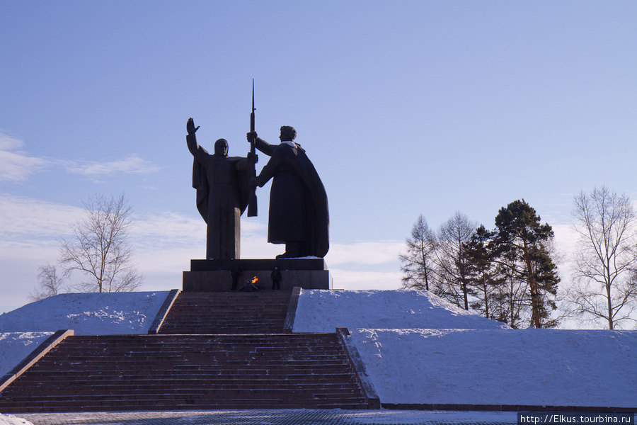 Мемориал боевой и трудовой славы томичей был открыт 7 сентября 1979 года в центре Лагерного сада. Томск, Россия