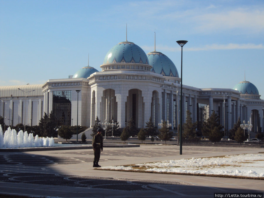 Фонтаны, фонтаны, фонтаны,... Ашхабад, Туркмения