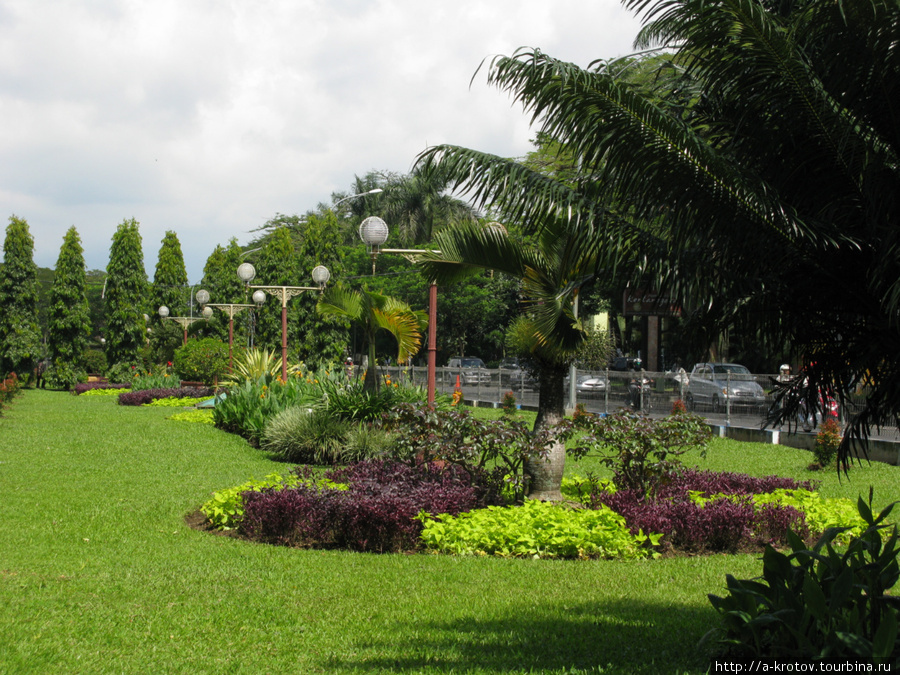 Маланг -- приятный университетский город на востоке Явы