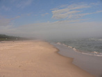 Балтийский берег славится своими песчаными пляжами. Песок настолько мелкий, что скрипит в руках как крахмал.