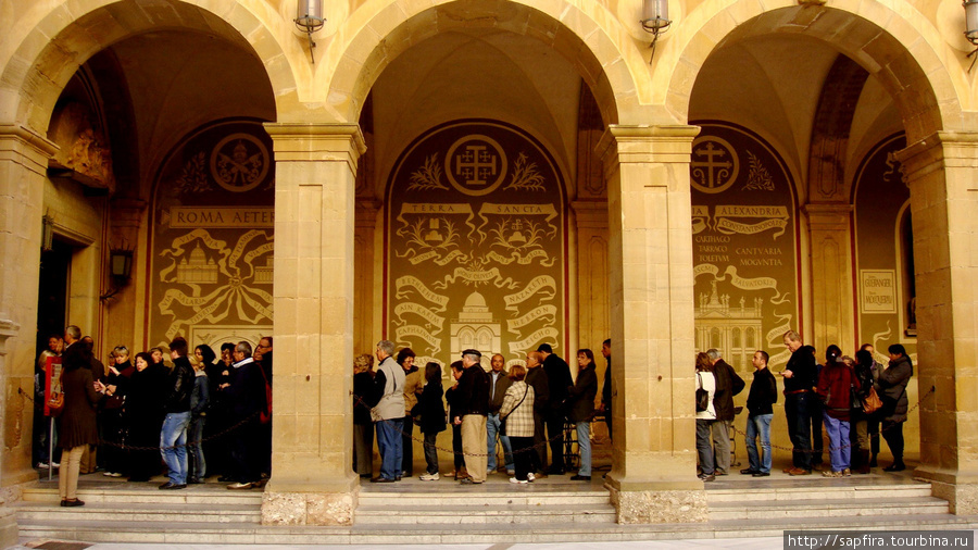 Святой  Бенедиктинский монастырь Монастырь Монтсеррат, Испания