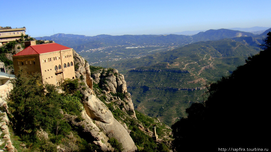 Святой  Бенедиктинский монастырь Монастырь Монтсеррат, Испания