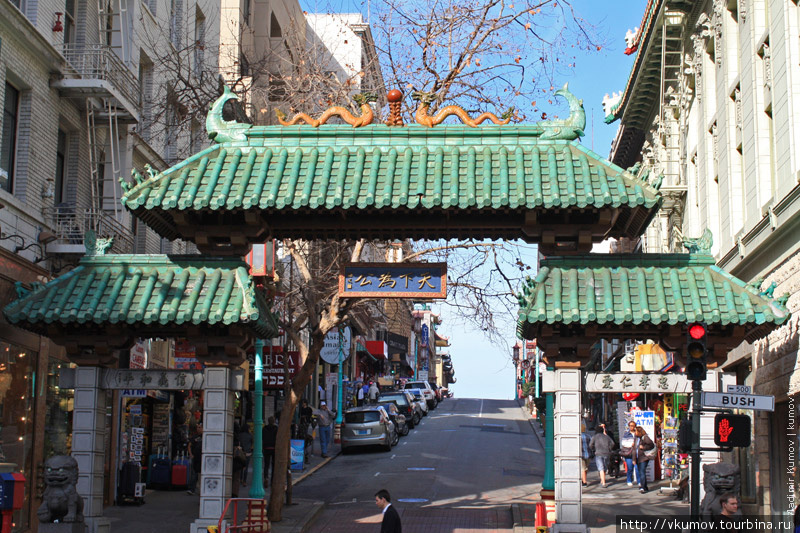 Ворота в самый старый Китайский квартал. Добро пожаловать! Сан-Франциско, CША