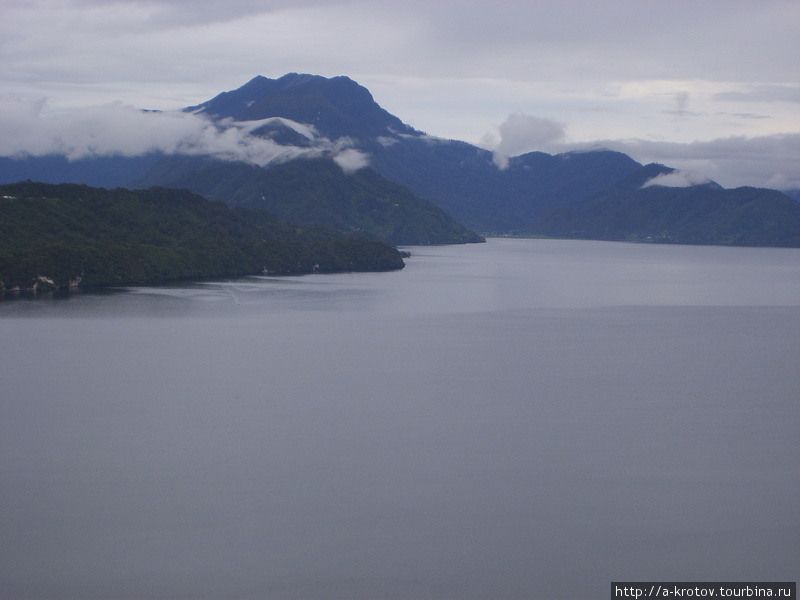 Первый взгляд на Энаротали - папуасский городок на озере Энаротали, Индонезия