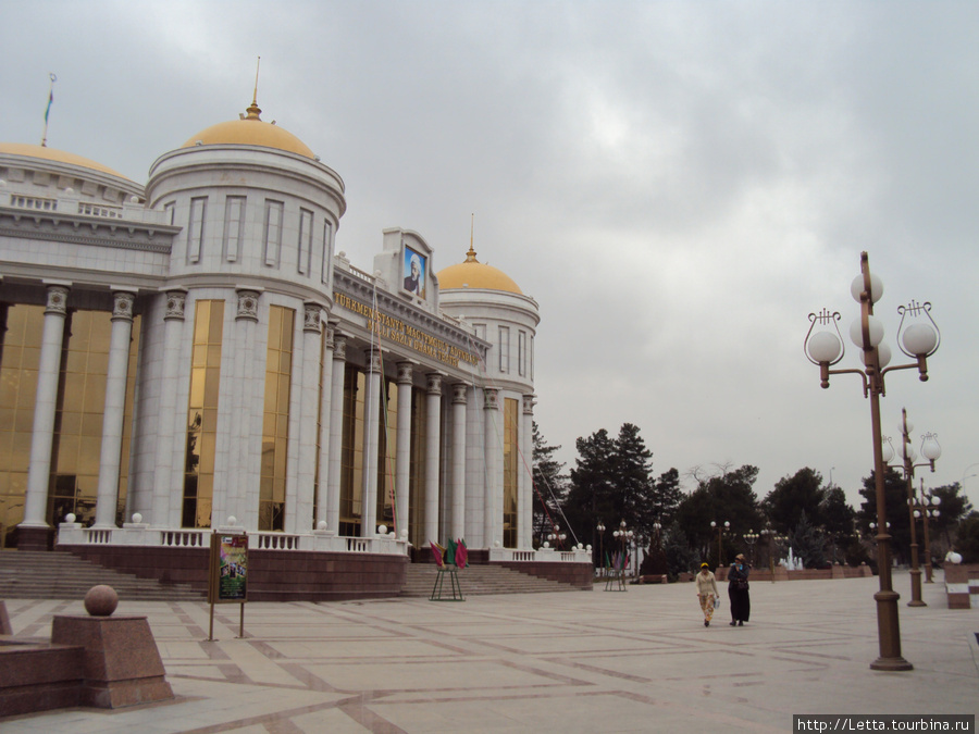 Девочки, девушки, женщины Ашхабад, Туркмения