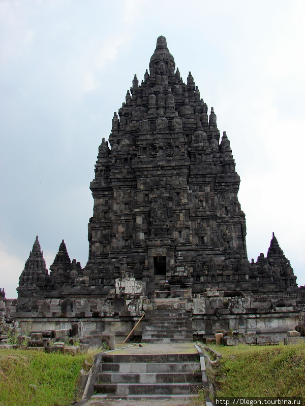 Комплекс храмов индуизма Ява, Индонезия