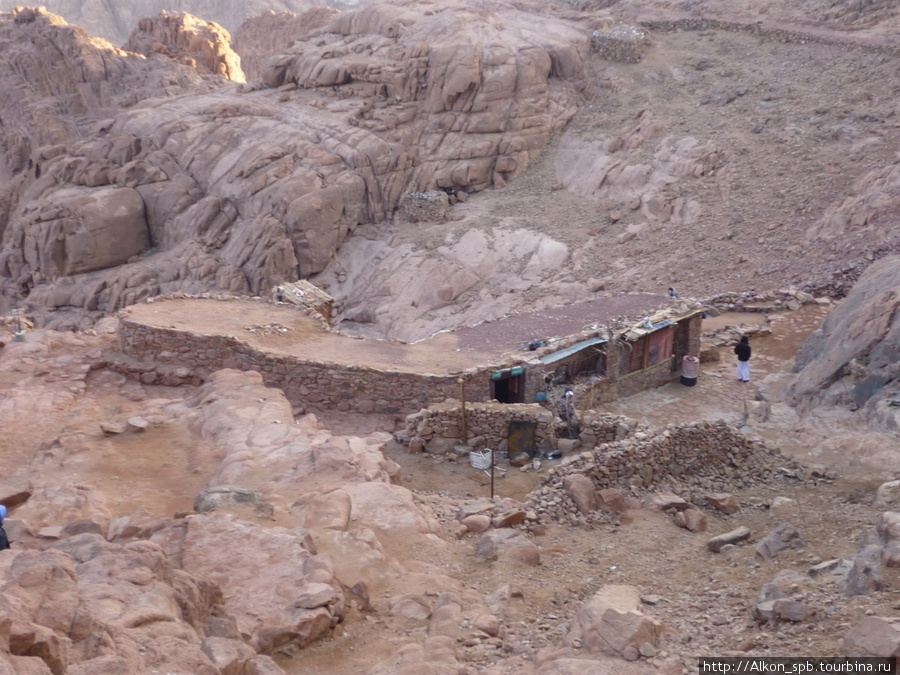 Одна из бедуинских стоянок для отдыха гора Синай (2285м), Египет