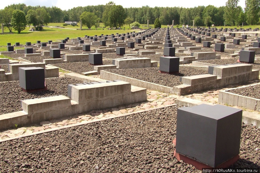 2008 Июль — Хатынь — сожженная немецкими украинцами деревня Хатынь, Беларусь
