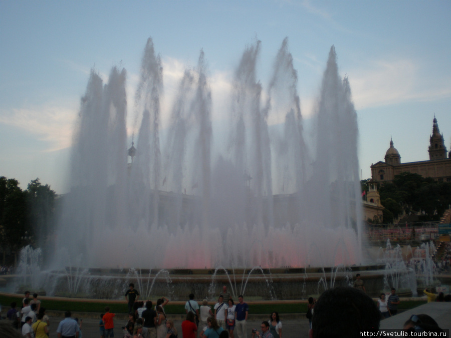 Поющие фонтаны в Барселоне. Барселона, Испания
