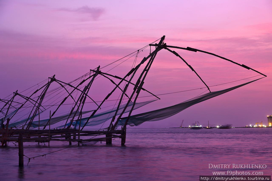 Китайские рыболовные сети - визиткая карточка Кочи, Керала Индия