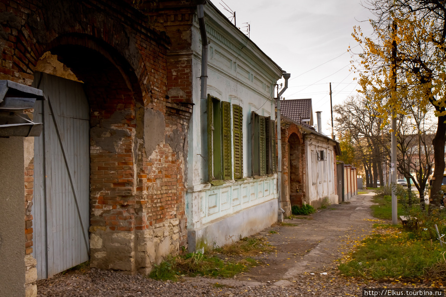 Улицы таганрога. Таганрог улицы. Улочки Таганрога. Старые улочки Таганрога. Таганрог улицы города.