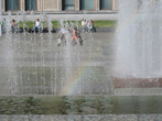 Радуга в фонтане у Дворца Республики