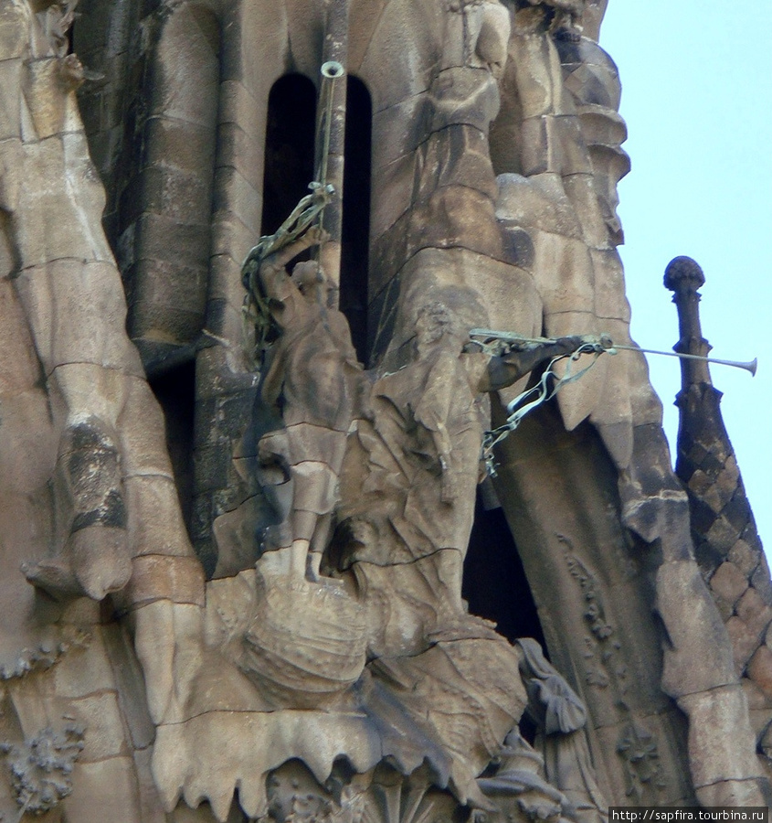 Много -башенный собор-Саграда Фамилья Барселона, Испания