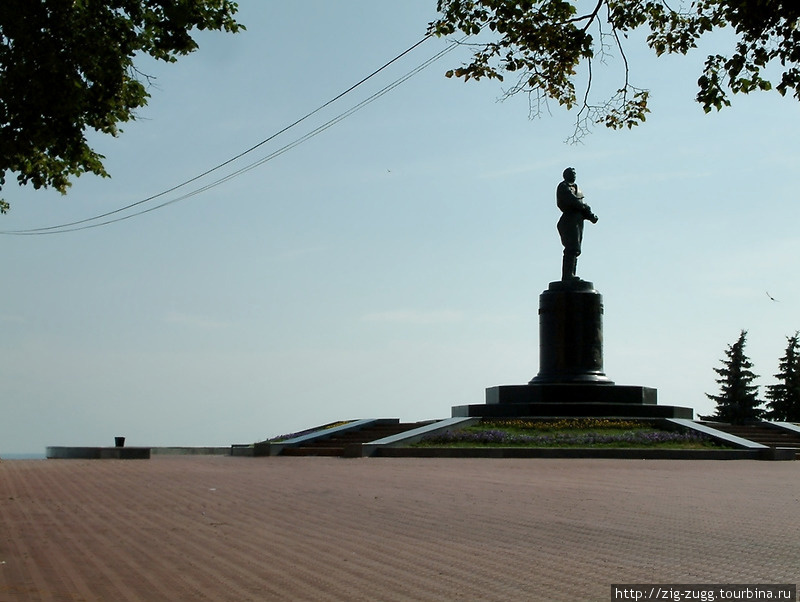 Памятник Валерию Чкалову Нижний Новгород, Россия