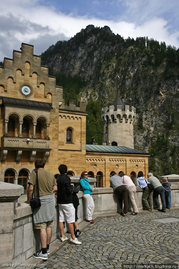 Фотосъемка внутри замка запрещена. Земля Бавария, Германия