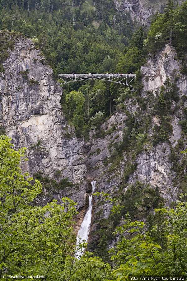 Один из лучших видов открывается с моста Marienbrücke: Земля Бавария, Германия