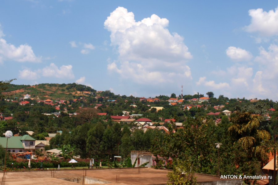 В Энтеббе многоэтажных зданий практически нет Энтеббе, Уганда