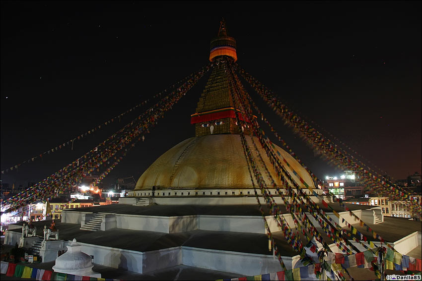 А ночью... Катманду, Непал