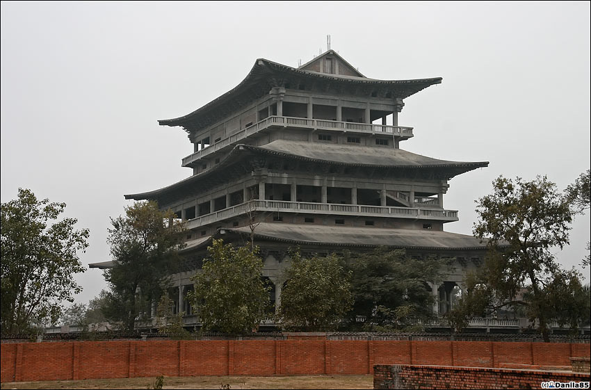 недострой корейского храма Лумбини, Непал