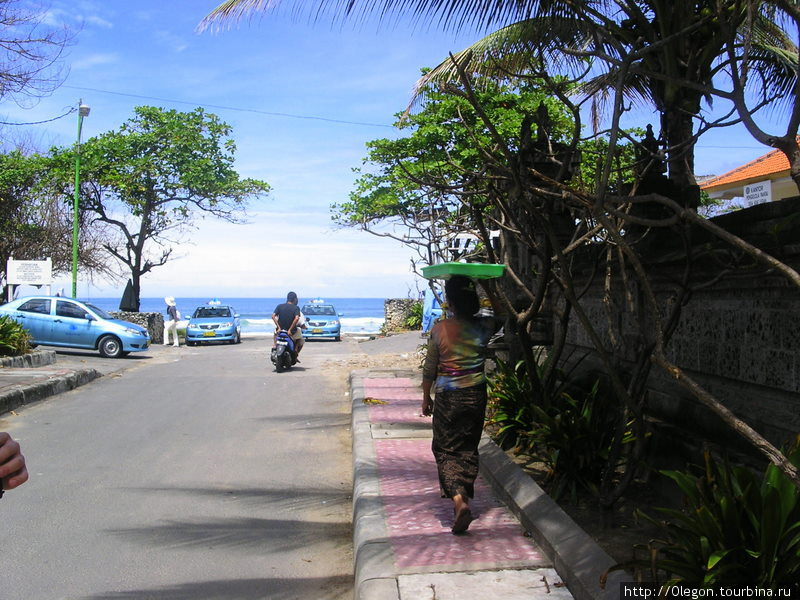 К океану, Кута Бали, Индонезия
