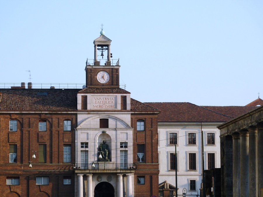 Католический университет Милан, Италия