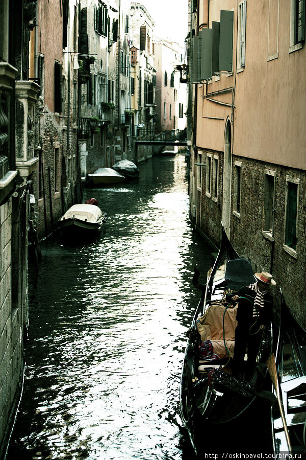 ... Старый дож плывёт в гондоле  с догарессой молодой... Венеция, Италия