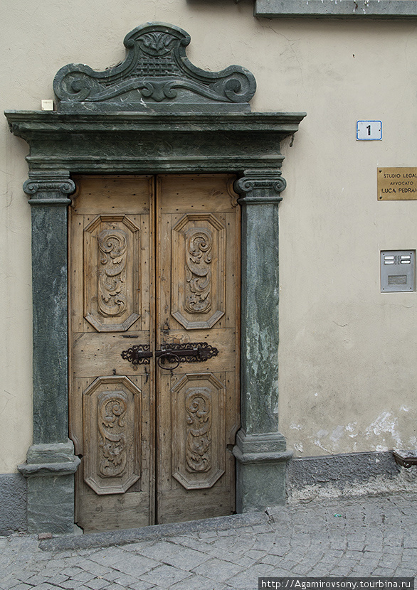 Двери Бормио. Бормио, Италия
