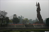 Огромная статуя Шивы.