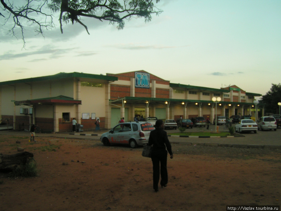 Крупный торговый центр Виктория-Фоллс, Зимбабве