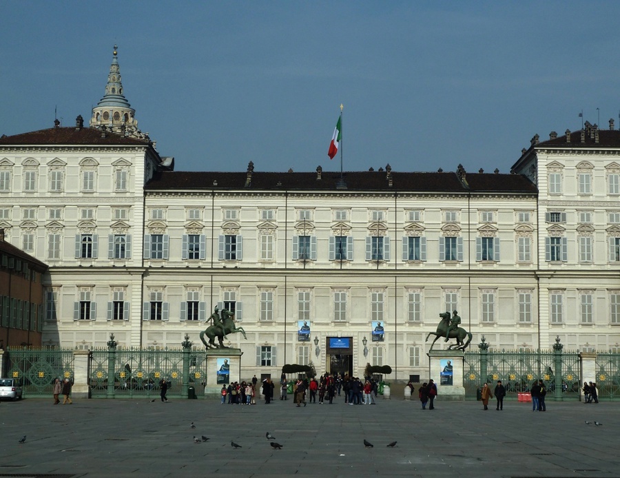 Королевская площадь — Королевский дворец Турин, Италия