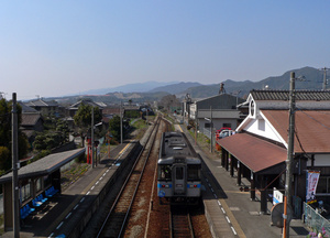 Маленькая железнодорожная станция в окрестностях Токусимы