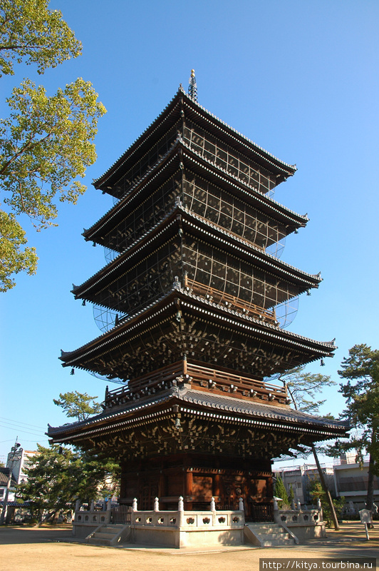 Пагода в храме Дзэнцудзи