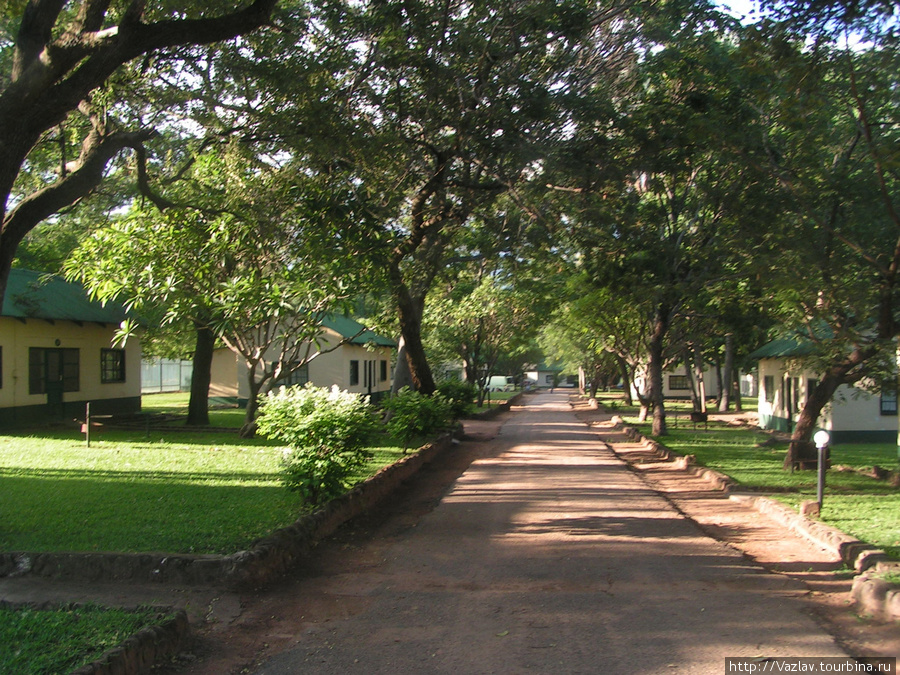 Осевая дорога Виктория-Фоллс, Зимбабве