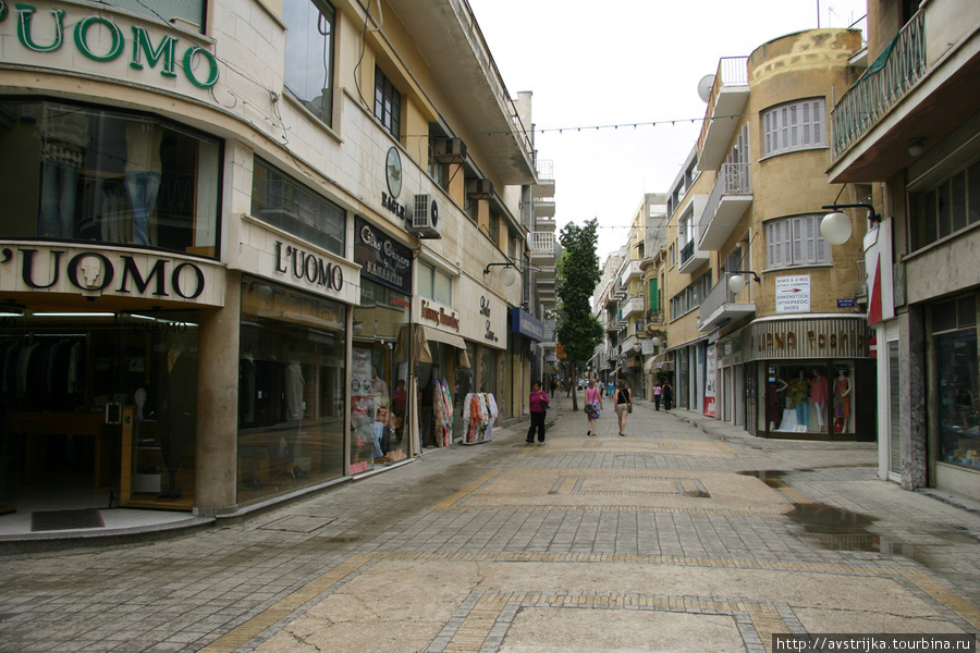 Пустынные улицы разделенной столицы Никосия, Кипр