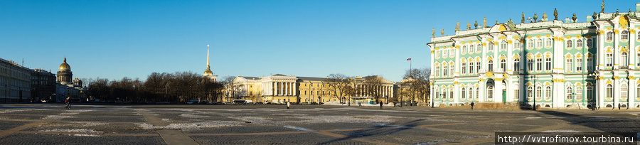 На Дворцовой. Санкт-Петербург, Россия