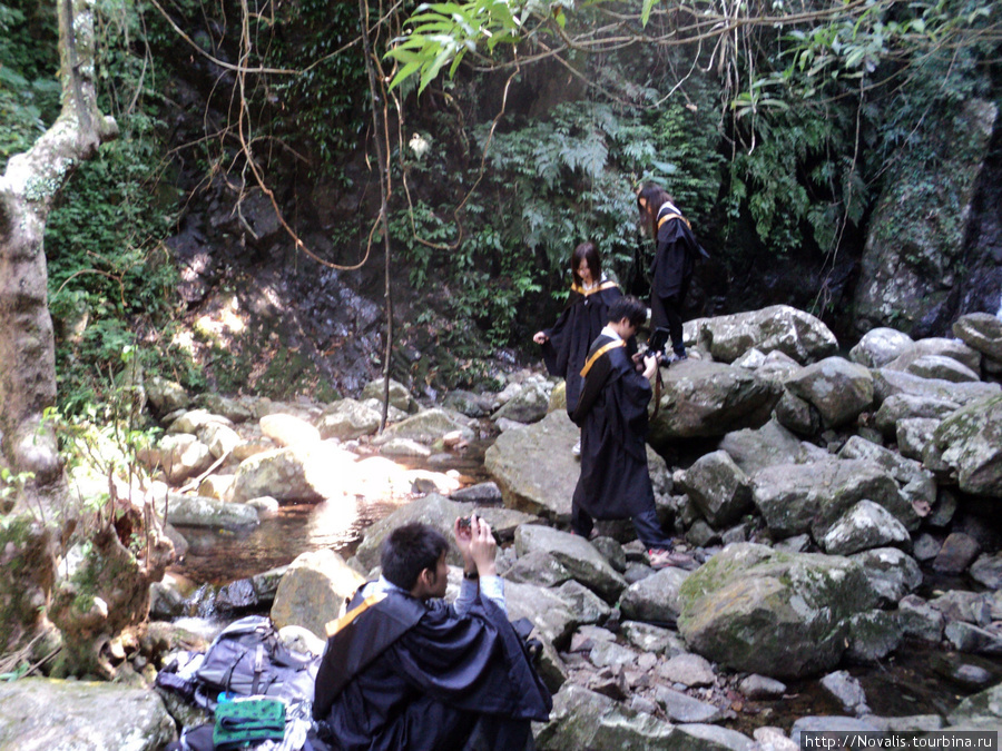 на одном из водопадов встретили поклонников Гарри Поттера Новые Территории, Гонконг