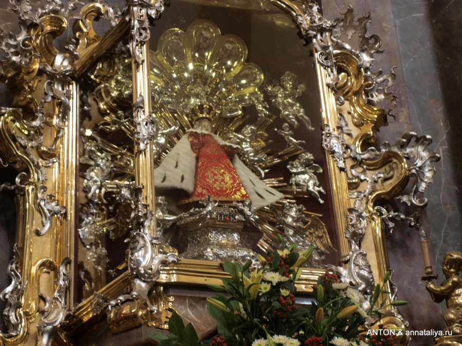 Иисус младенец в костеле Девы Марии Торжествующей Прага, Чехия